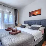 Deno&melly By Interhome